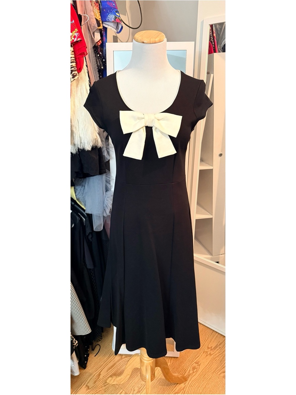 Rock Steady Clothing Retro Navy Fit-and-Flare Dress with Cream Bow Size M